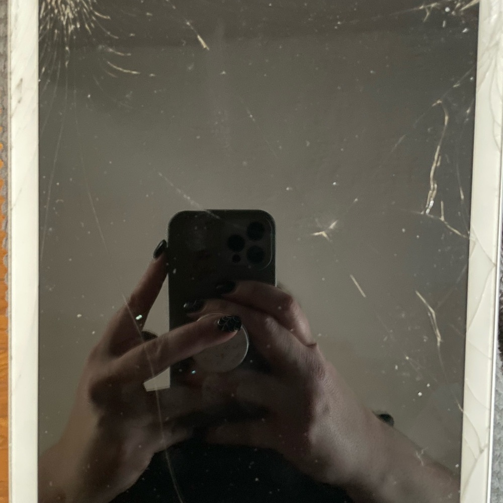 iPad Air - Picture 4 of 5